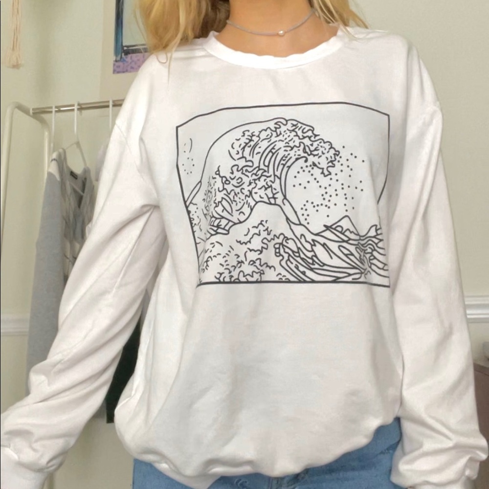 cute long sleeve wave tee!